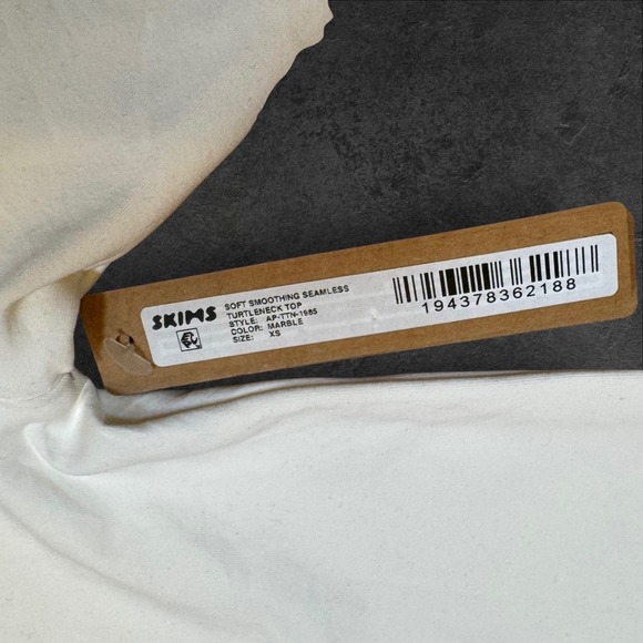 SKIMS Soft Smoothing Seamless Turtleneck Top Marble XS - Picture 3 of 4